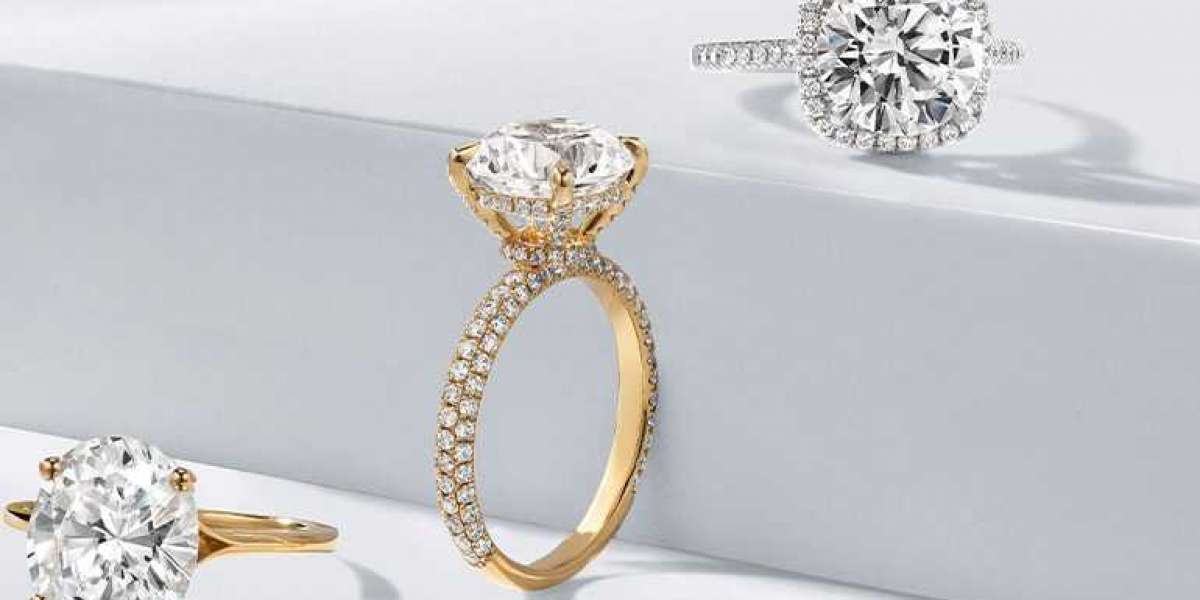 The Rise of Lab Grown Diamond Engagement Rings: Sustainable Sparkle for a New Era