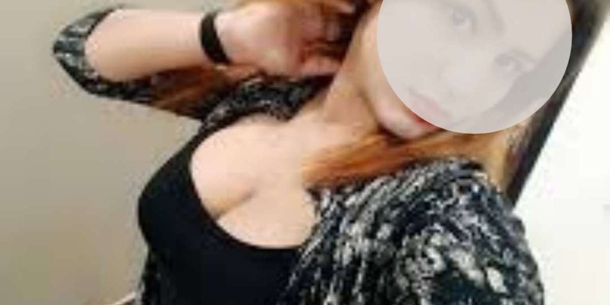 Fall for a Russian Beauty in Delhi - Unforgettable Moments