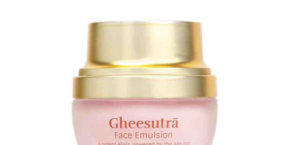 Why Are Natural Face Products Essential for Skincare?