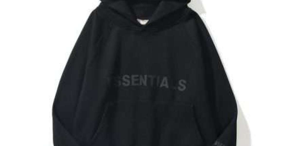Essentials Hoodie – Ideal for Casual Outfits and Lounging
