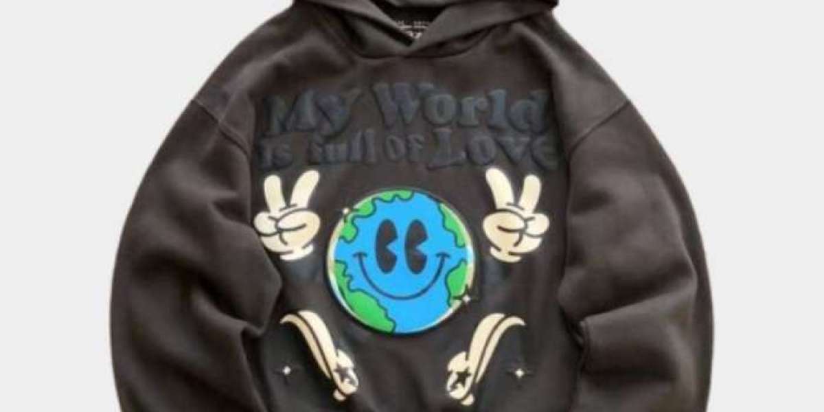 Elevate Your Wardrobe with Comme des Garçons: The Ultimate CDG Hoodie, Shirt & Long Sleeve Guide