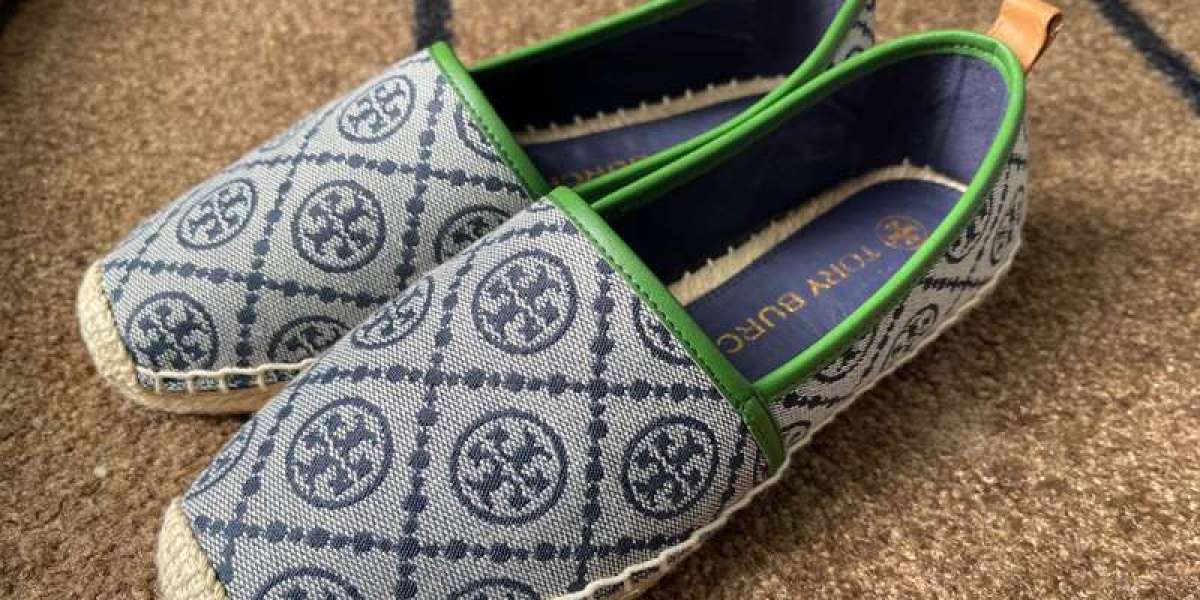 Tory Burch 鞋履時尚指南：優雅步履中的質感選擇