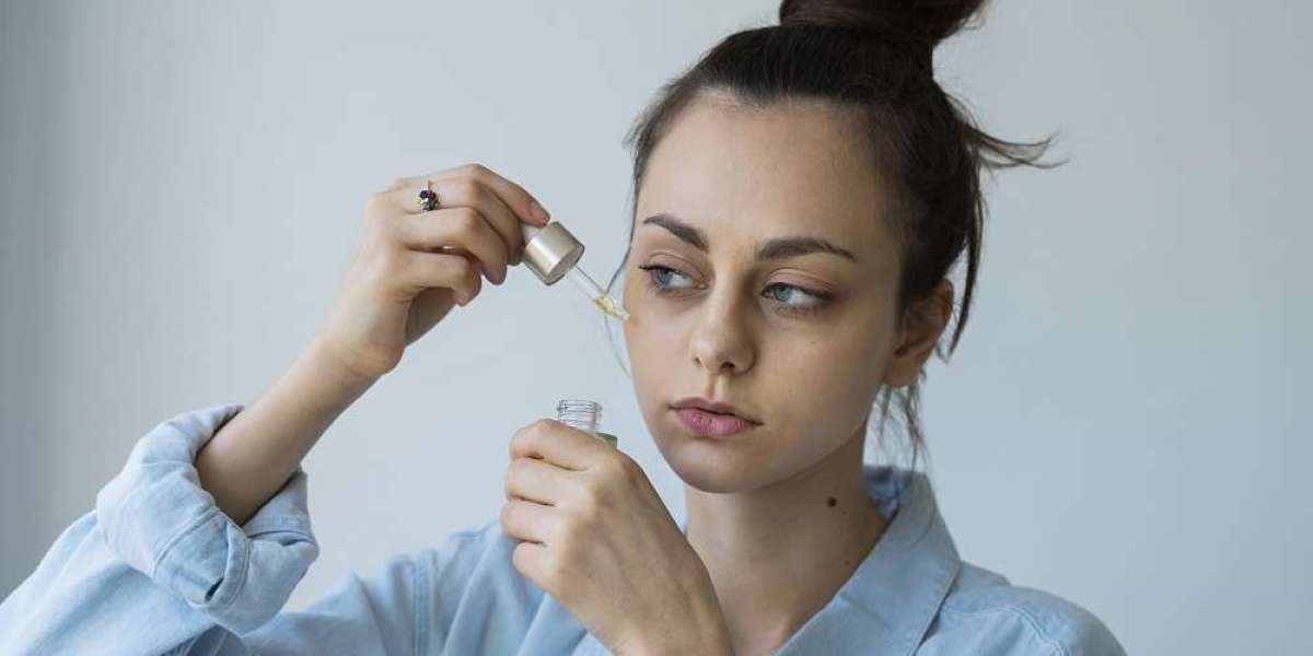 Phenoxyethanol for Skin: Uses, Risks, and Alternatives