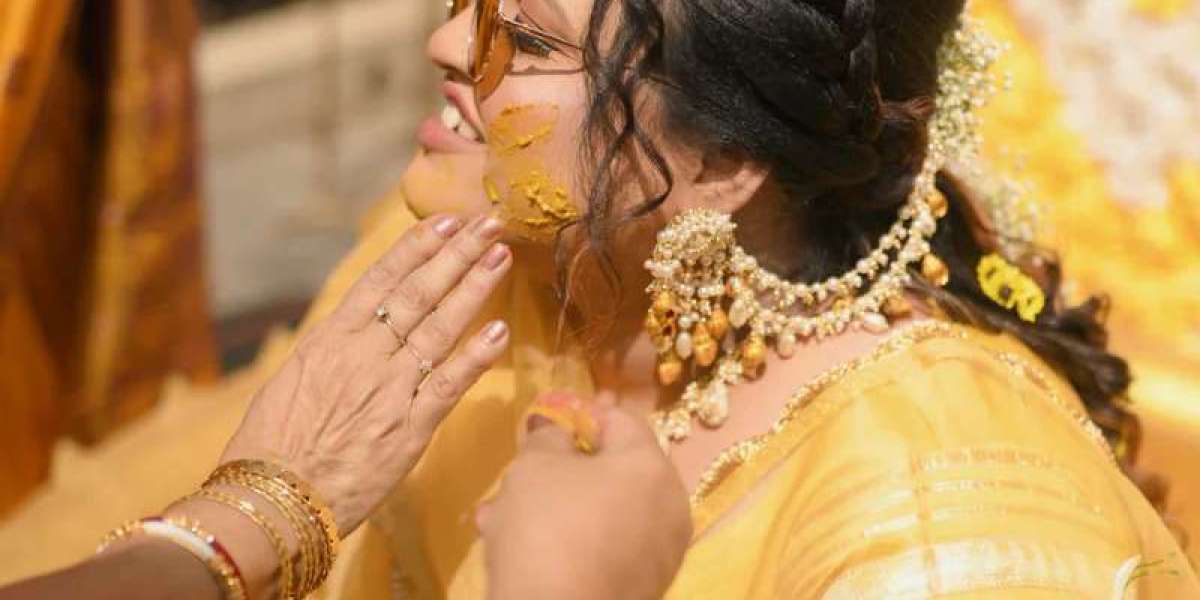 Haldi Set for Bride – The Perfect Blend of Tradition & Style for Your Haldi Ceremony