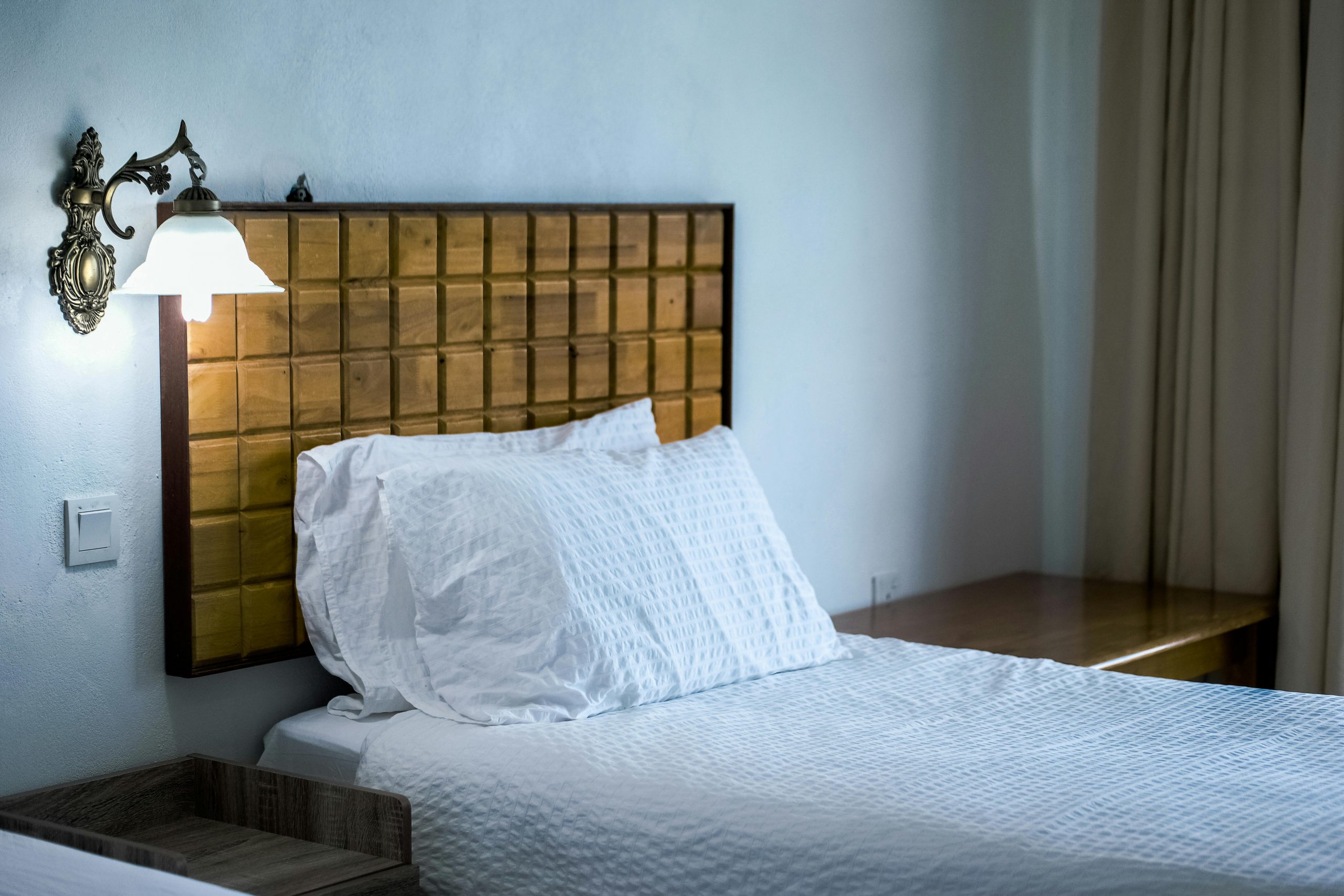 Why Chesterfield Headboard in 2025 is in Trend in the UK?