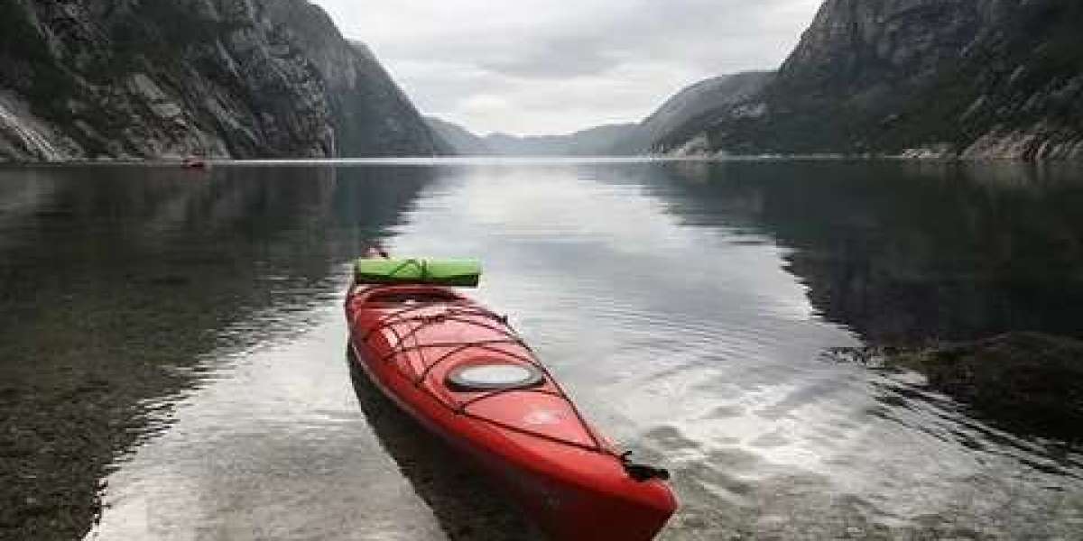 Is the Kayak Market Recession-Proof? An Industry Overview