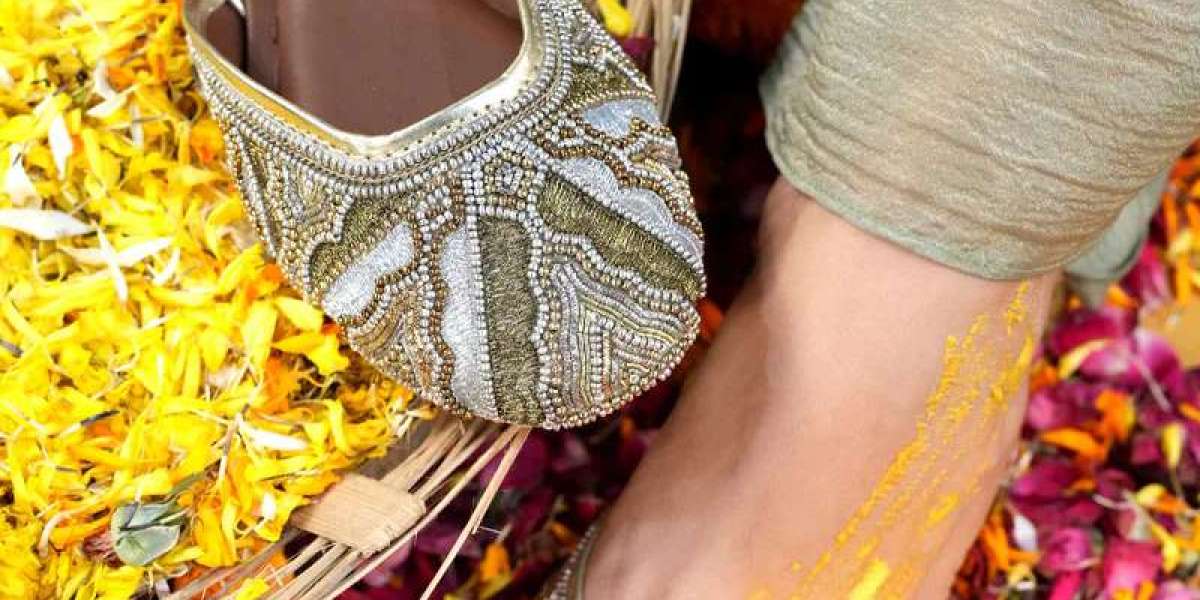 Jewellery for Women: Blending Tradition with Style