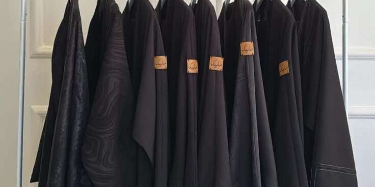 Dubai Online Abaya: Redefining Modest Fashion with Elegance and Modernity