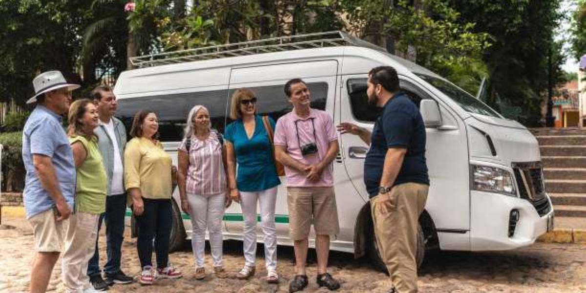 Planning a Group Trip? Here’s Why You Need a Rental Van