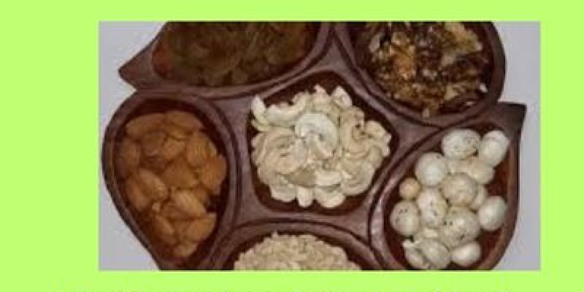Celebrate the Festival of Lights with a Luxurious Diwali Dry Fruit Tray – A Gift of Health, Love, and Tradition.