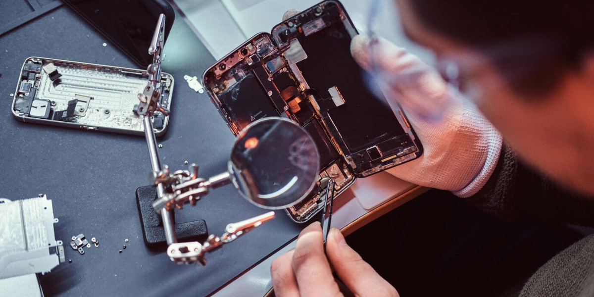 Find the Best Cell Phone Repair Near Me – Visit MrPhoneRepairs Today