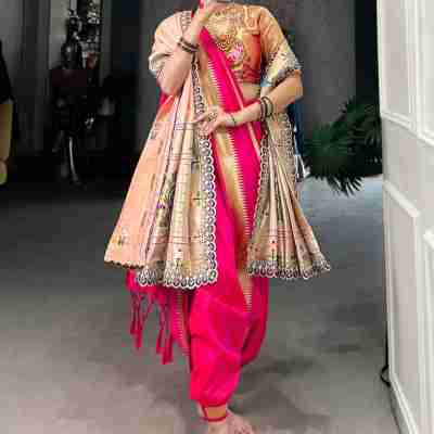 Bewitching Pink Zari Weaving Nauvari Wedding Wear Saree With Dupatta Profile Picture