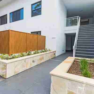 Sandstone Crazy pave Profile Picture