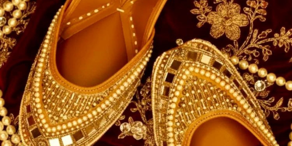Why Is It So Difficult to Buy Punjabi Juttis That Are Genuinely Handcrafted and Long Lasting?