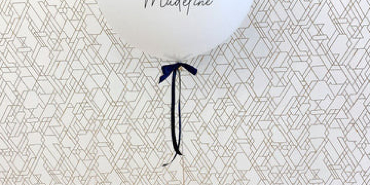 How to Plan a Graduation Party That Wows — Starting With the Right Balloons
