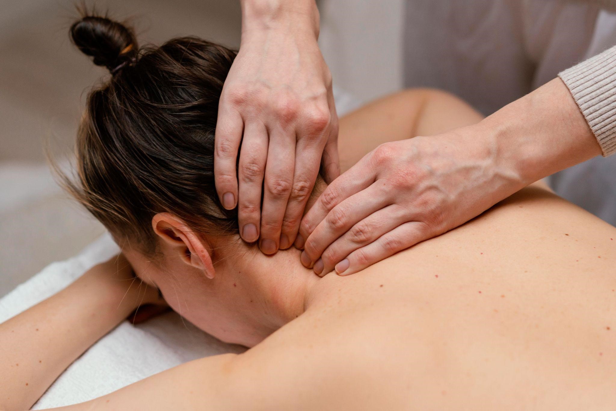 What are the Benefits of Deep Tissue Massage | Guide 2026