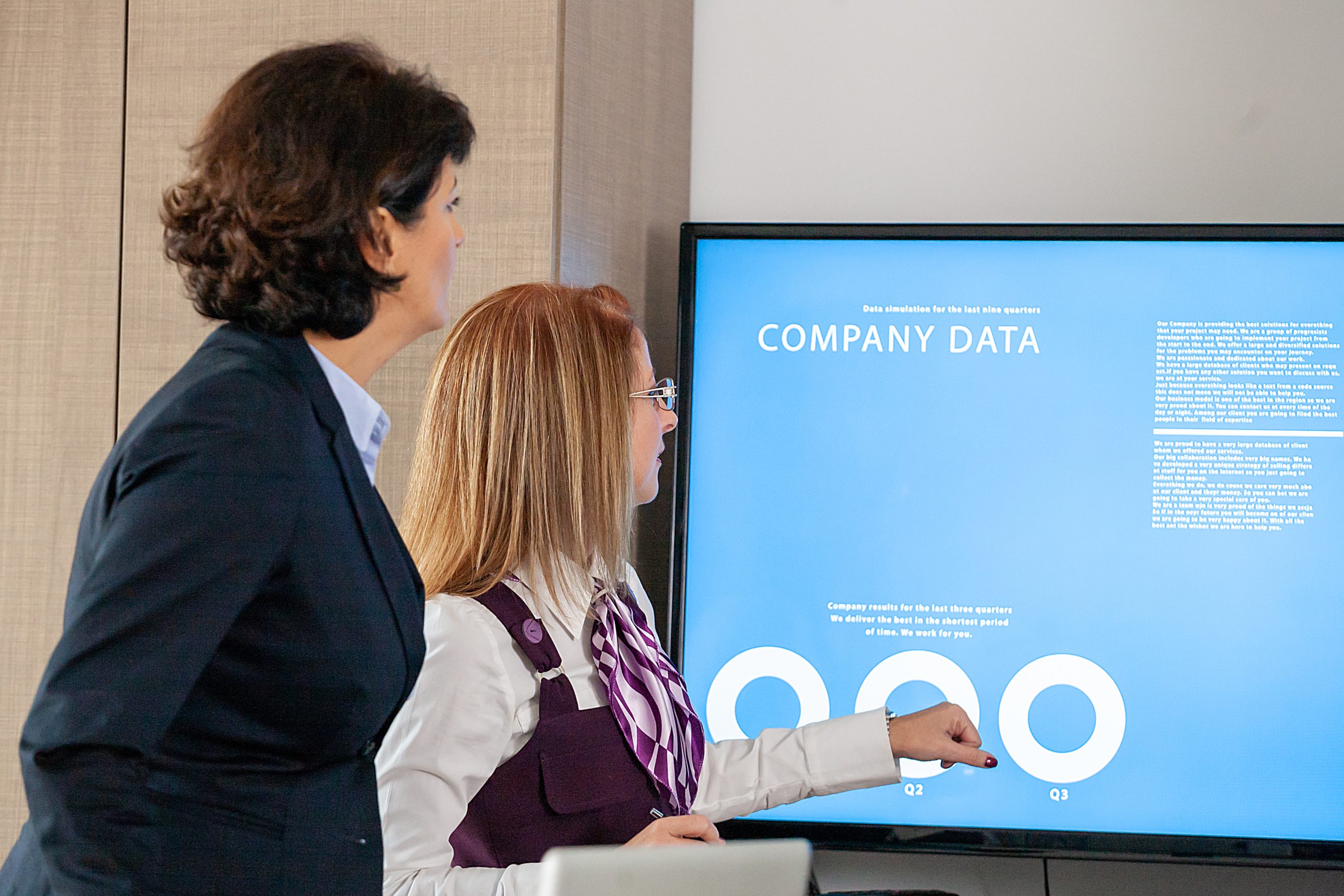 Bringing Clarity and Impact to Corporate Events Through Strategic Signage