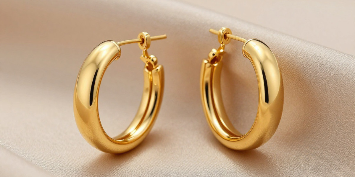 Gold Hoop Earrings That Never Go Out of Everyday Fashion