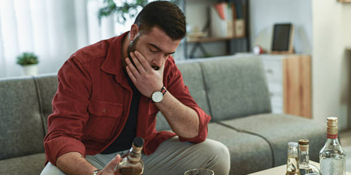 How Outpatient Alcohol Therapy Helps People Recover Without Leaving Work or Family