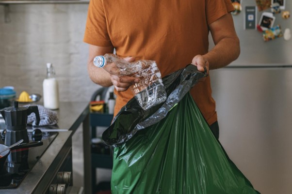 ECO FRIENDLY TRASH BAGS – 6 FACTS THAT SHOW YOU WHY THEY ARE IMPORTANT | Hicare