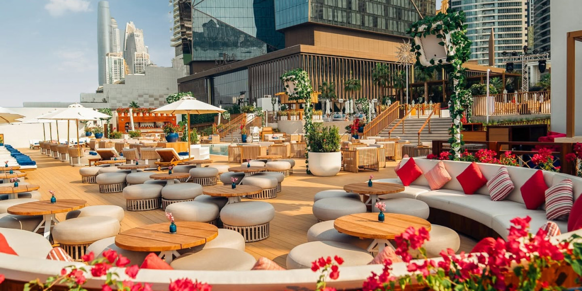 Best Beach Parties In Dubai With DJs And Live Music