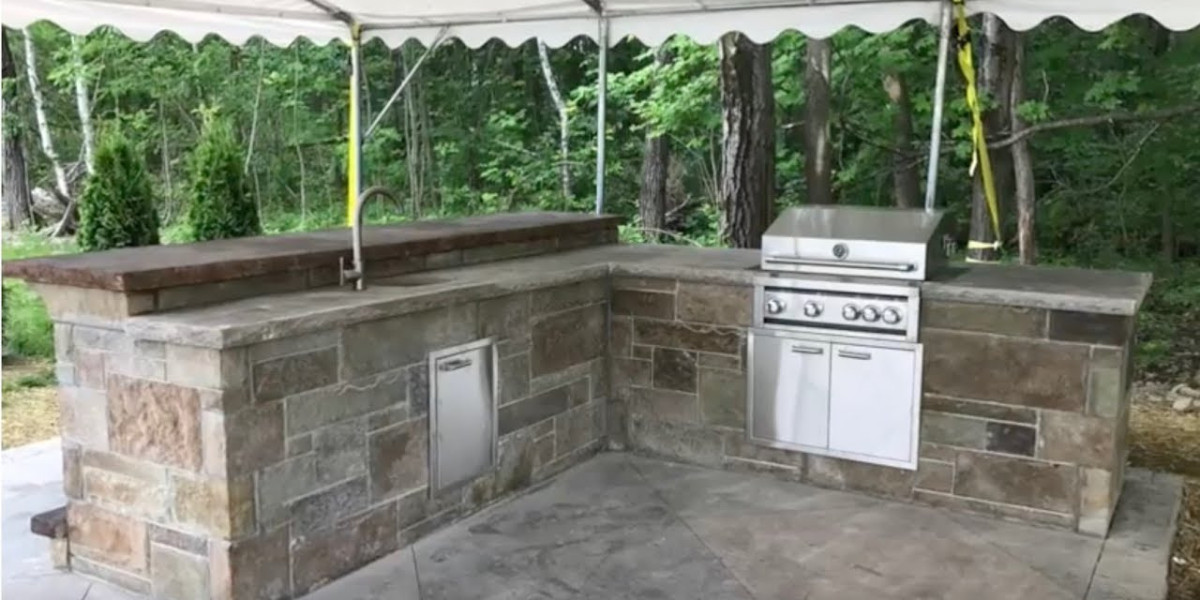 Outdoor Kitchen Construction: Transforming Your Backyard into the Ultimate Entertainment Space