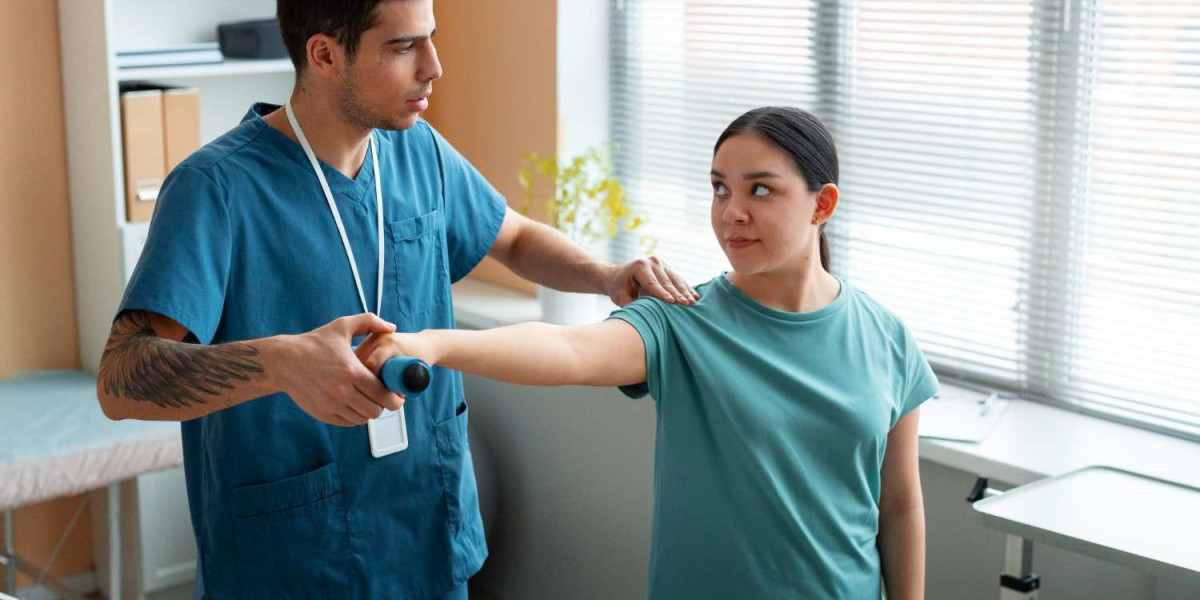Physical Therapist Near Me for Seniors: Improving Balance, Mobility, and Independence