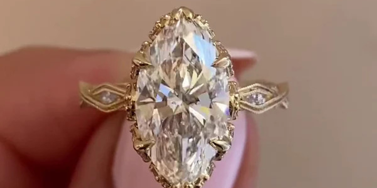 Lab Grown Diamond Solitaire Rings vs Natural Diamonds: A Complete Comparison