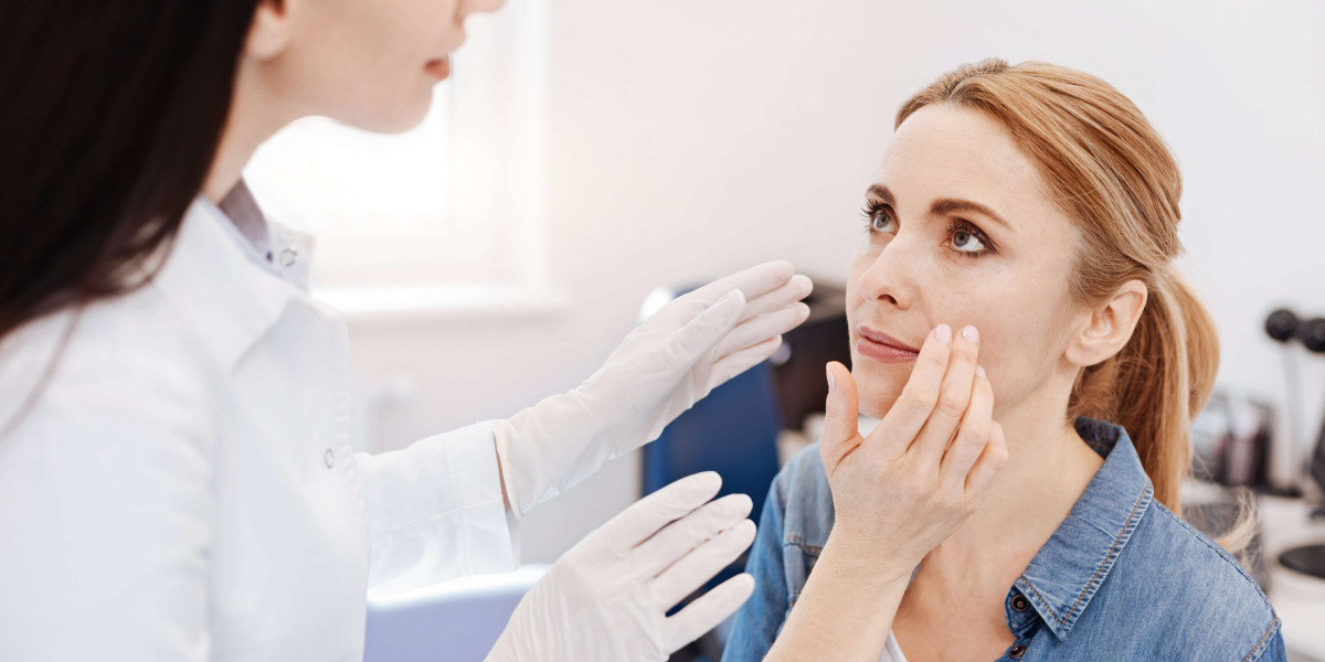 How the Best Dermatologist in Islamabad Helps You Achieve Clear Skin